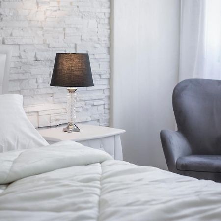 Suites Minetos Vlachata Rum bild